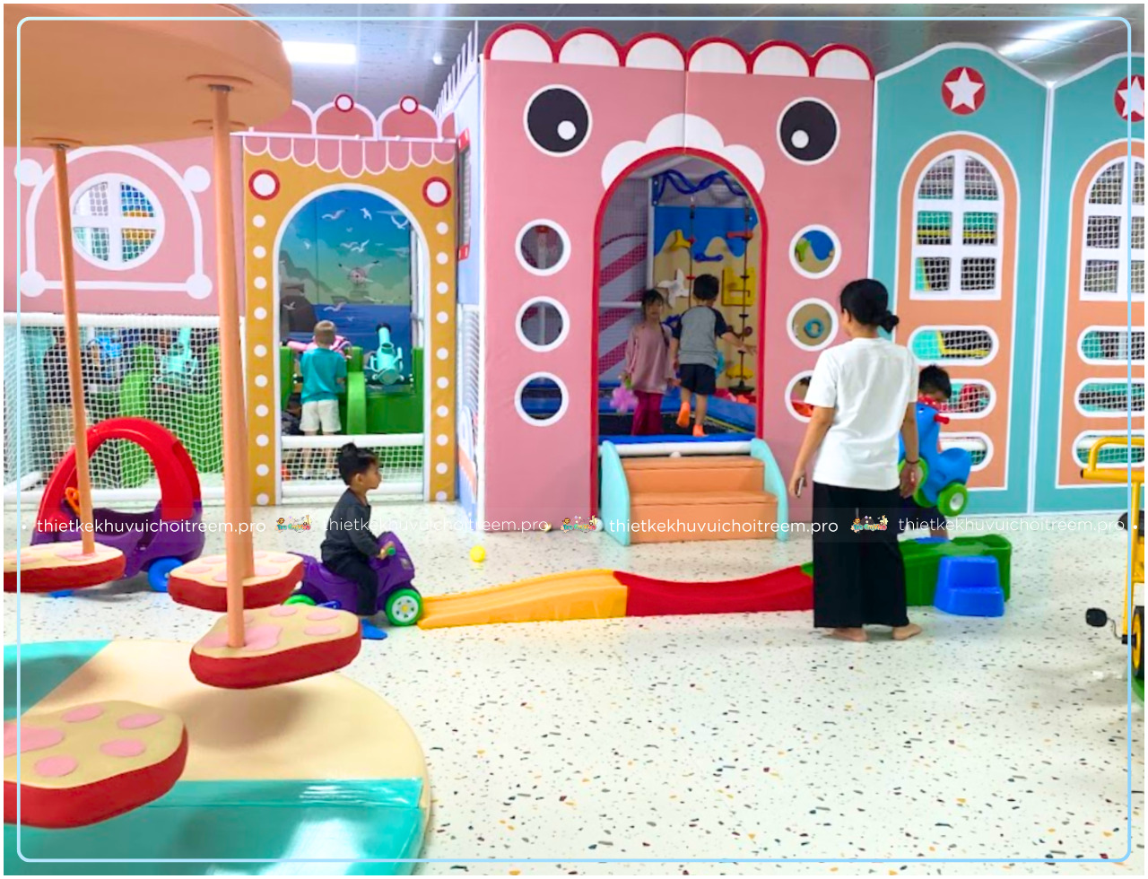 Trò chơi vận động tại khu vui chơi RyNy World