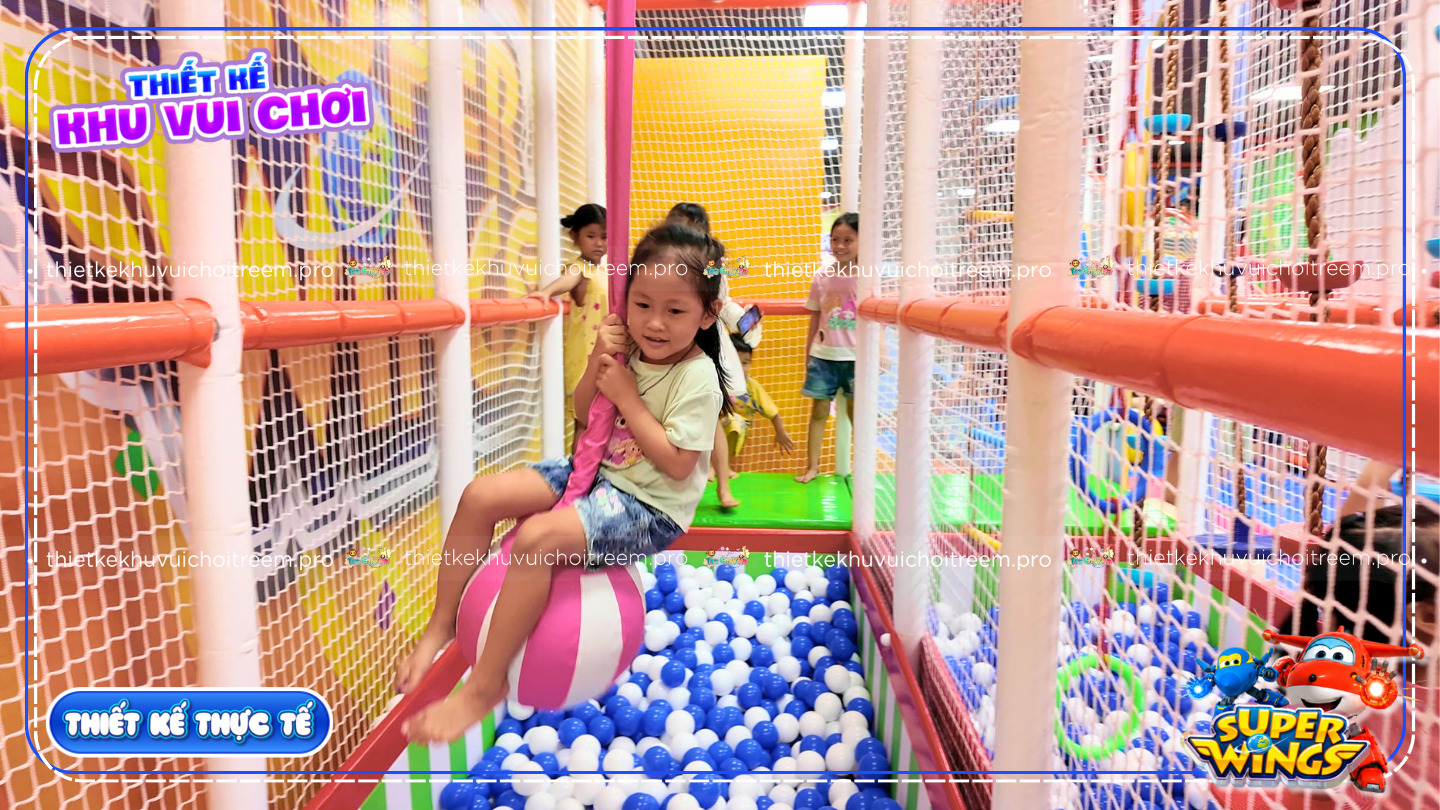 Trượt zipline đường dài của dự án thiết kế khu vui chơi Bình Tân - Super Wings